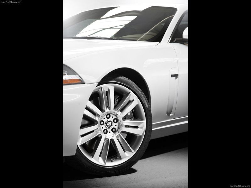 Illustration for article titled 2010 Jaguar XKR: 510 HP Pussycat Kills Even Faster